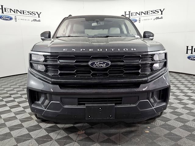 Certified 2025 Ford Expedition Active image 3