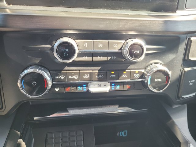 Certified 2024 Ford F250 Lariat w/ Lariat Ultimate Package AWD/4WD image 24