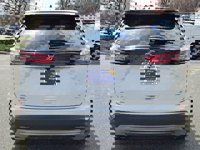 Certified 2022 Ford Edge SEL w/ Convenience Package AWD/4WD image 3