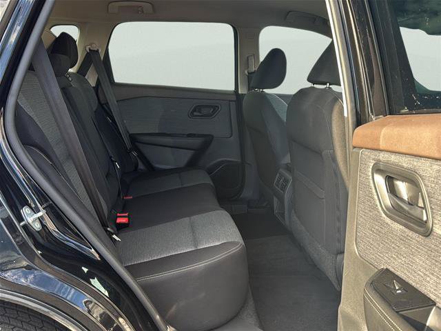 Used 2022 Nissan Rogue S FWD image 15