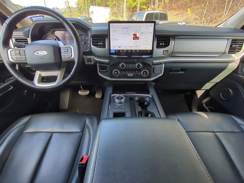 Certified 2024 Ford Expedition XLT image 19
