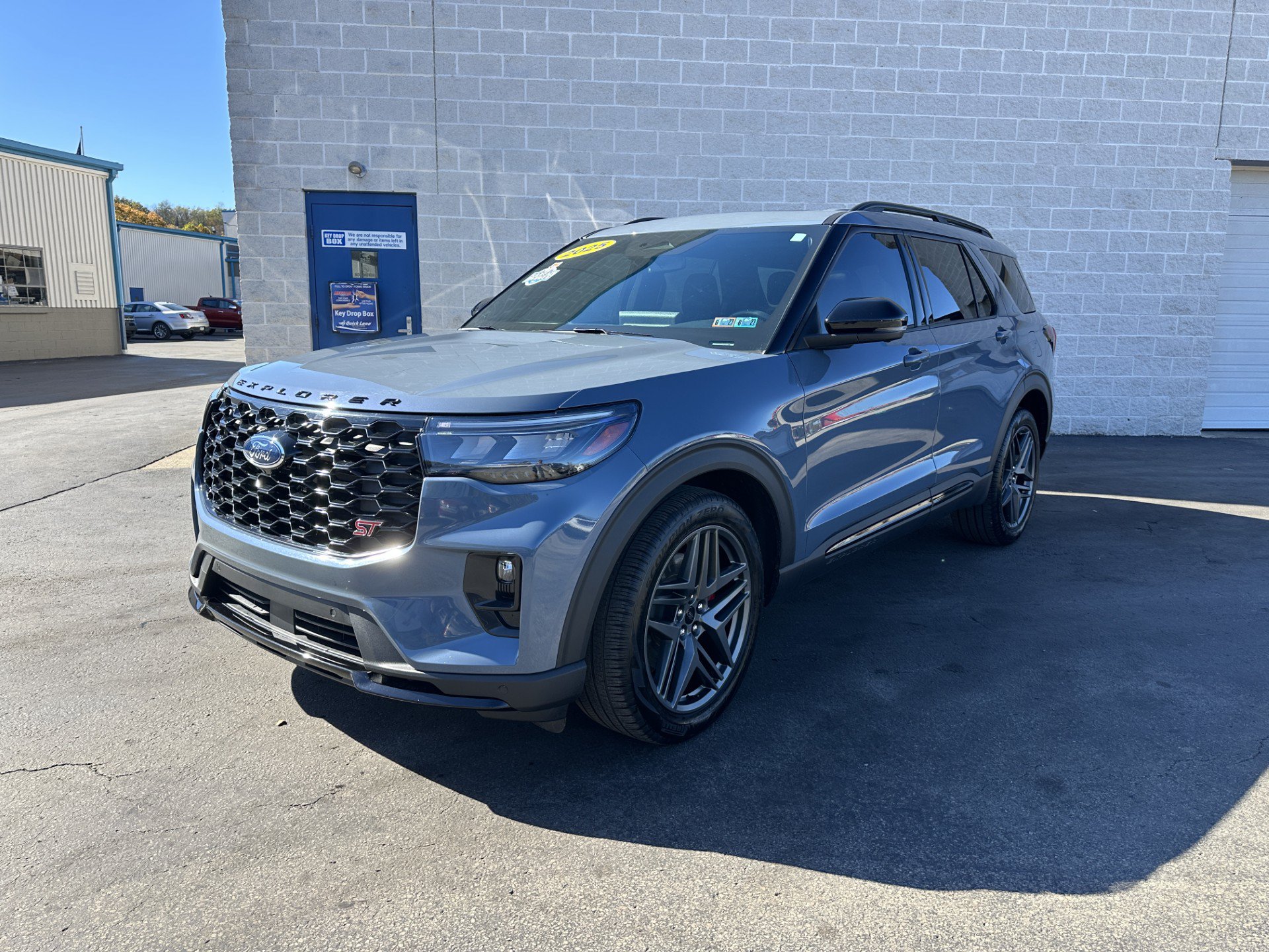 Certified 2025 Ford Explorer ST w/ Sun And Sound Package AWD/4WD image 1