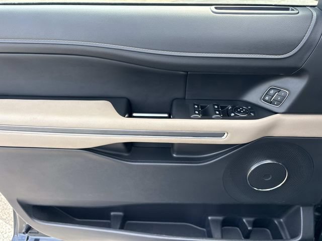 Certified 2024 Ford Expedition XLT RWD image 25