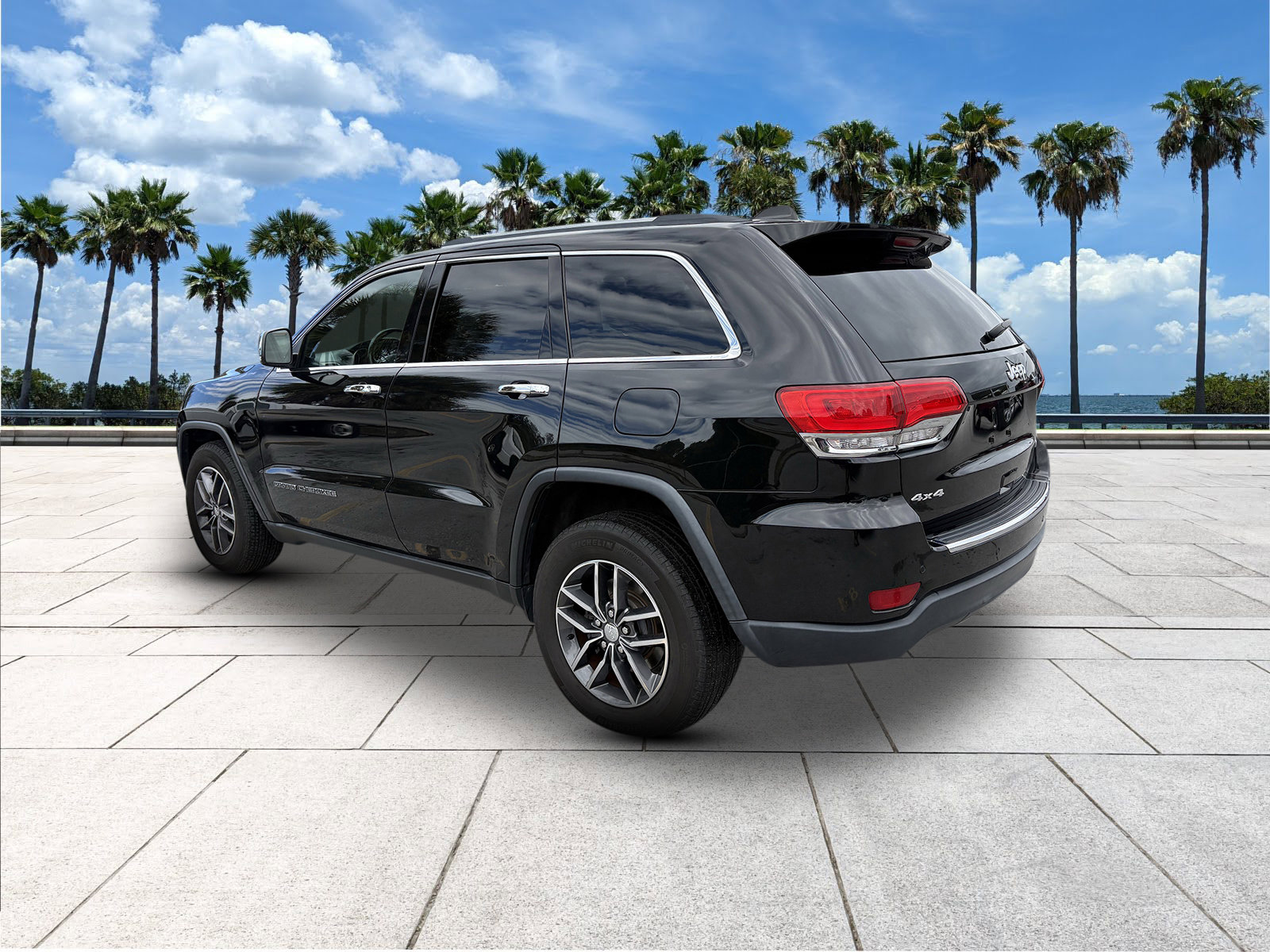 Used 2017 Jeep Grand Cherokee Limited image 6