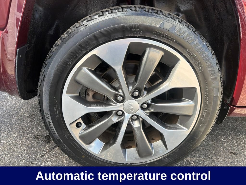 Used 2019 Jeep Cherokee Overland AWD/4WD image 15