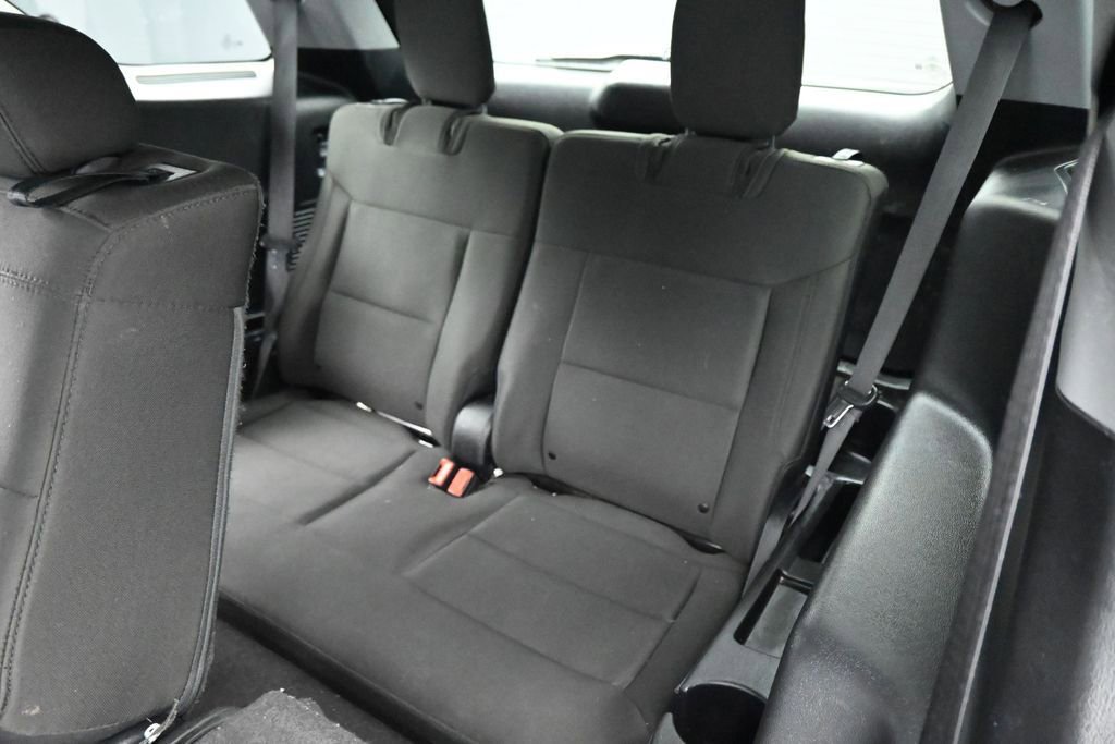 Certified 2021 Ford Explorer XLT RWD image 18