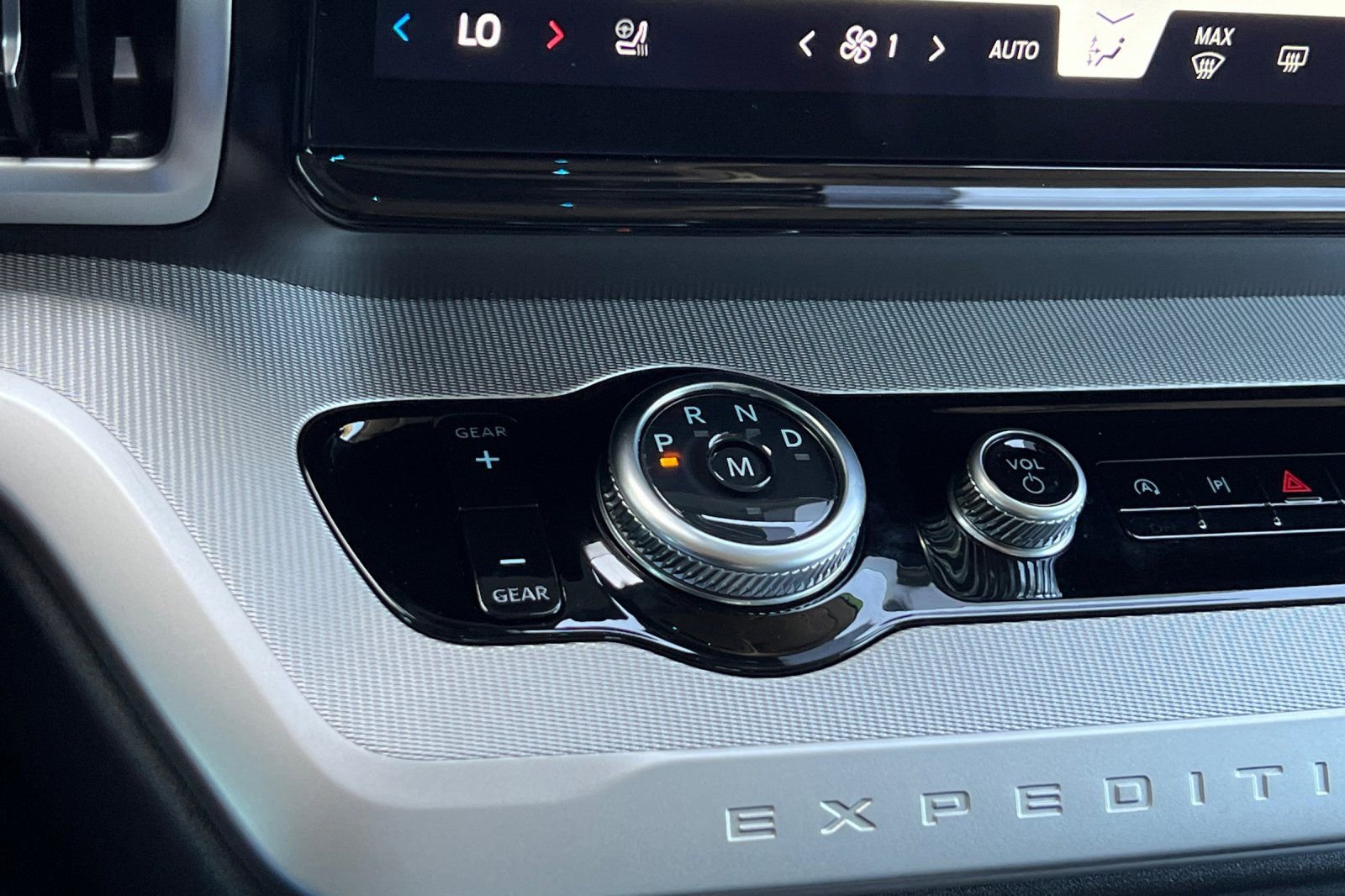 Certified 2025 Ford Expedition Active AWD/4WD image 24