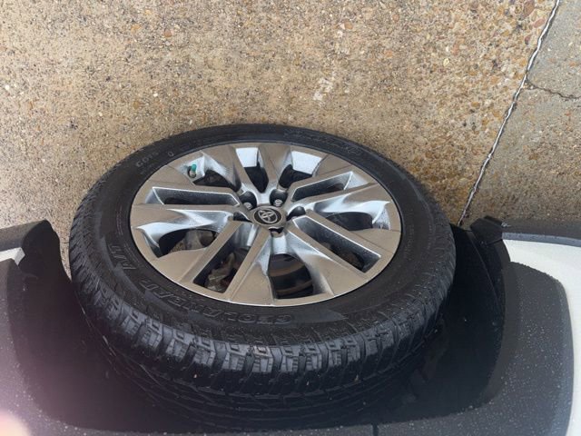 Used 2019 Toyota RAV4 Limited w/ Advanced Technology Package AWD/4WD image 11