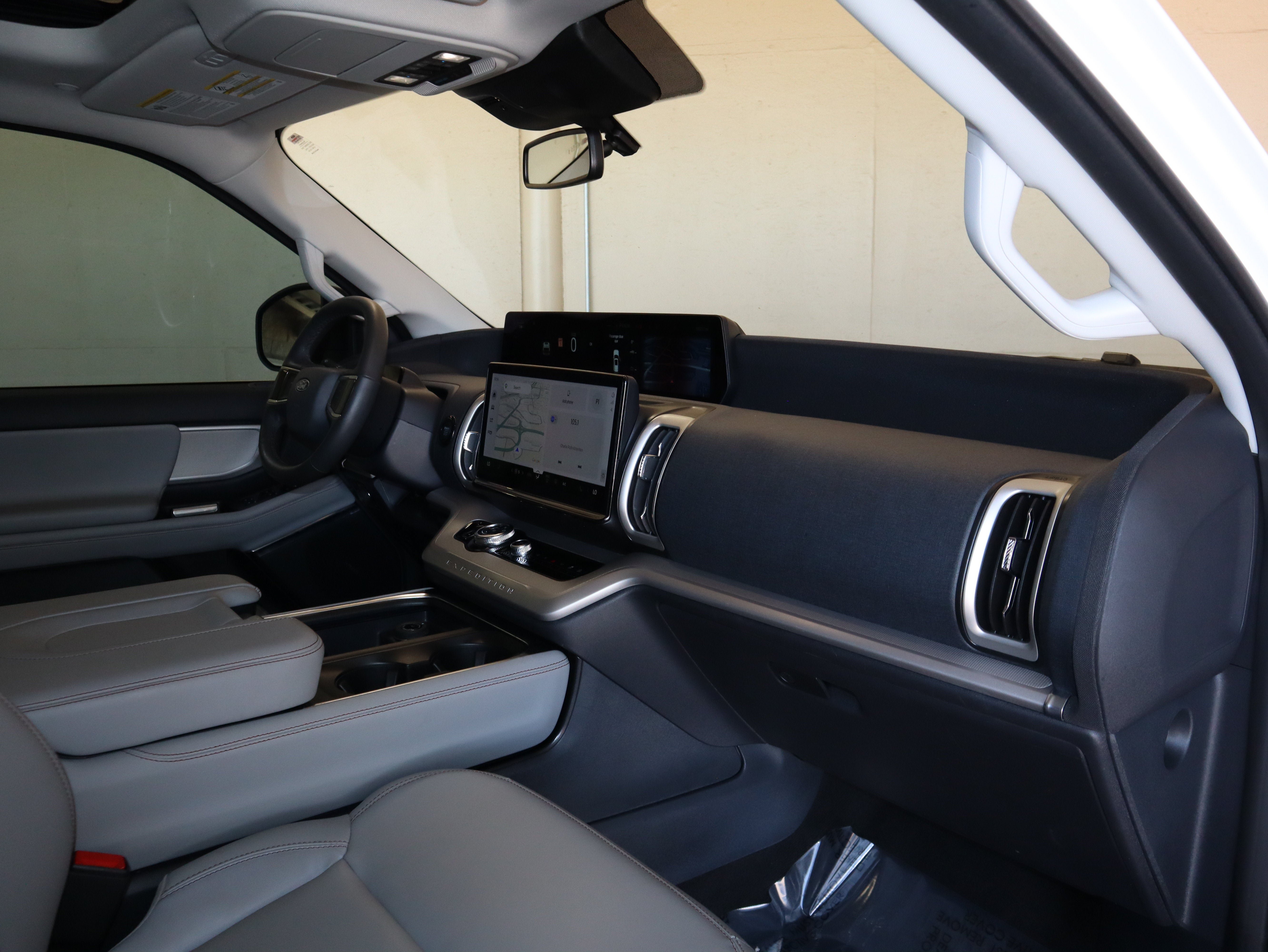 Certified 2025 Ford Expedition Active AWD/4WD image 42