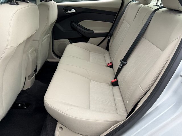 Certified 2018 Ford Focus SE FWD image 36