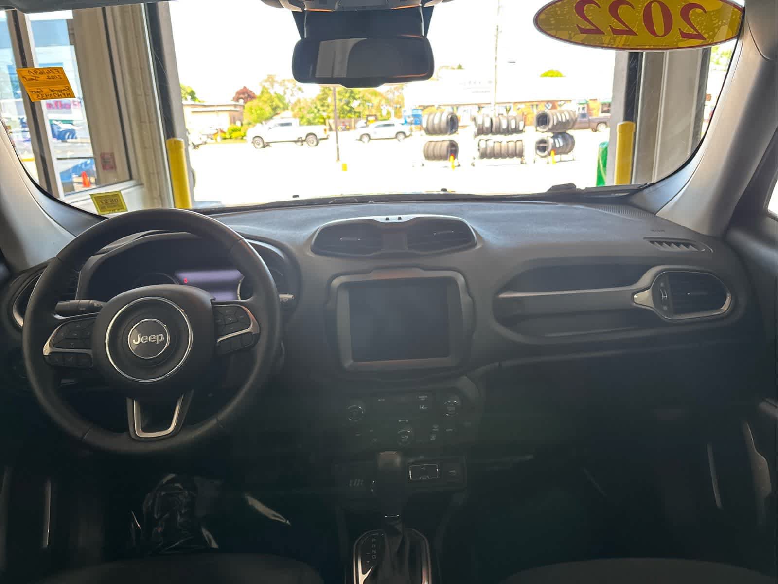 Used 2022 Jeep Renegade Latitude w/ Convenience Group AWD/4WD image 10