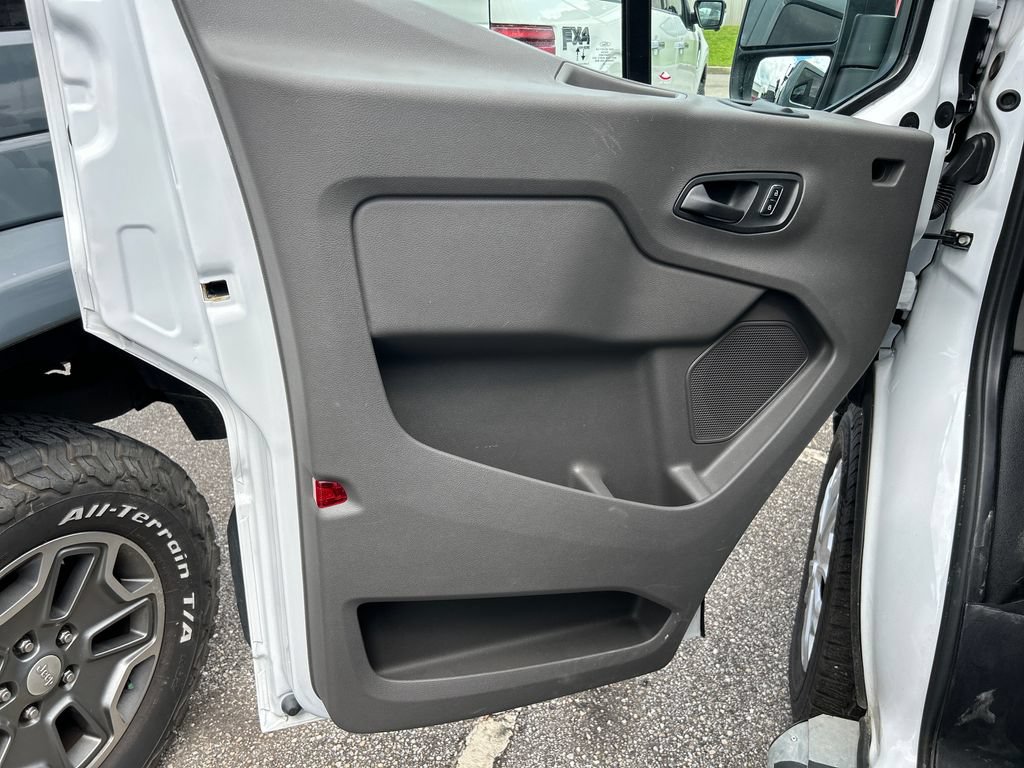 Certified 2025 Ford Transit 250 Low Roof w/ Exterior Upgrade Package RWD image 9