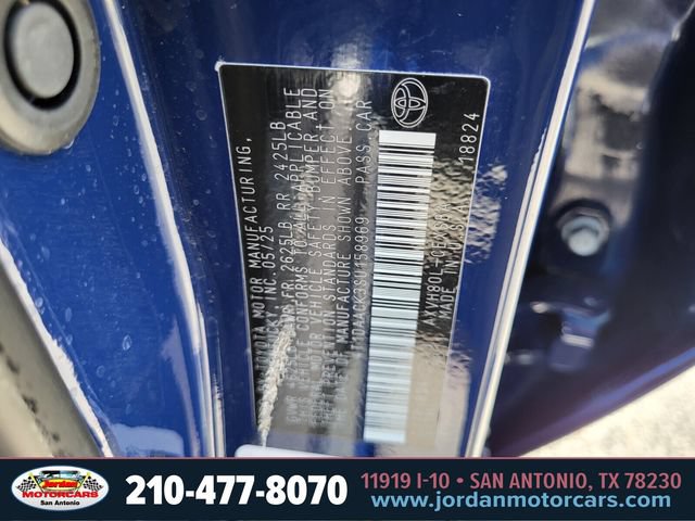 Used 2025 Toyota Camry SE w/ Convenience Package FWD image 34