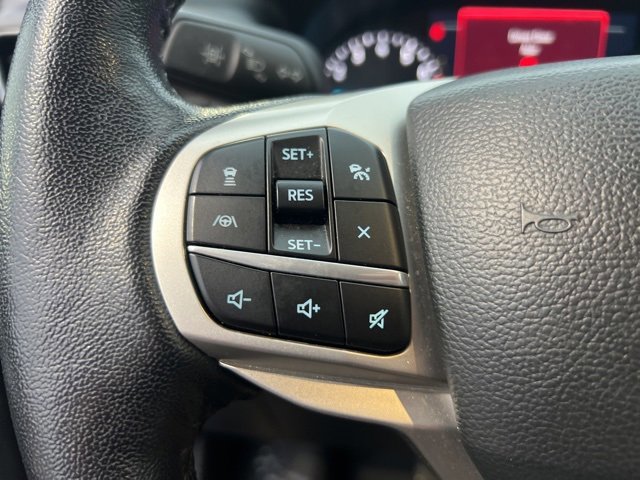 Certified 2022 Ford Explorer XLT w/ Equipment Group 202A image 11