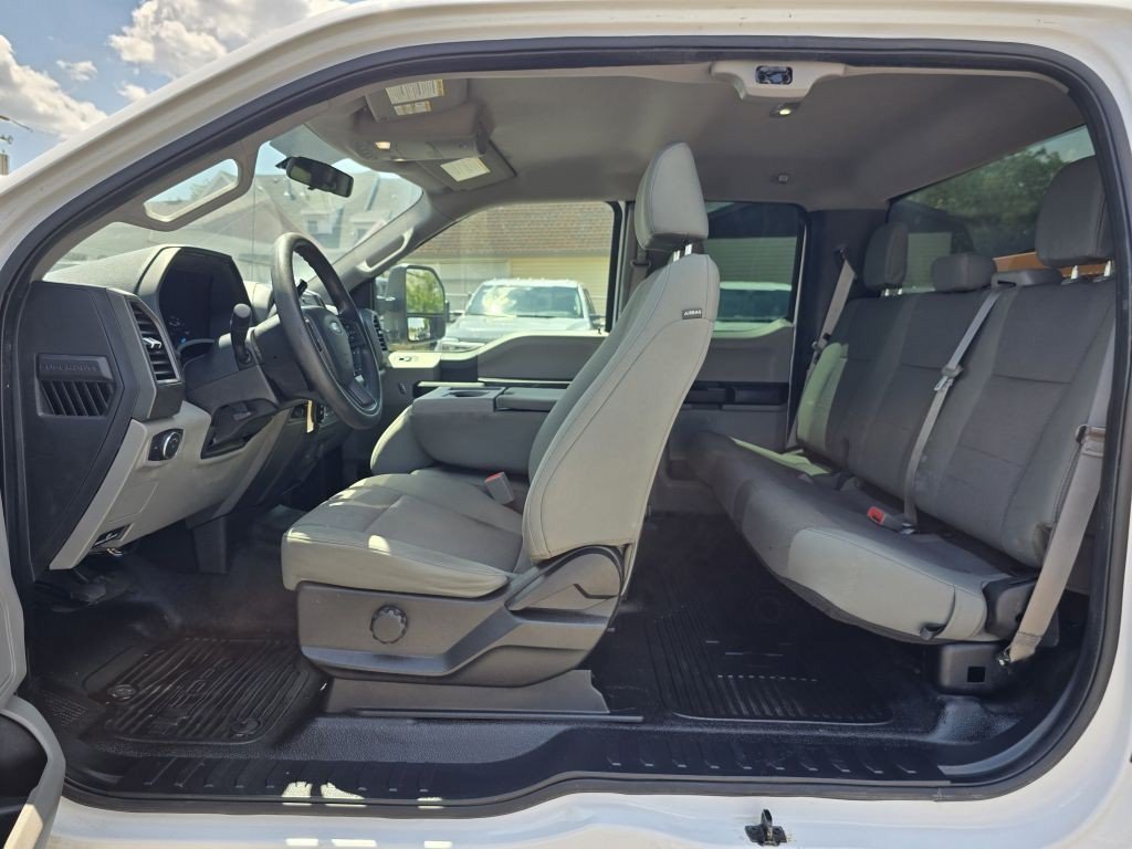 Certified 2019 Ford F250 XL w/ STX Appearance Package AWD/4WD image 30