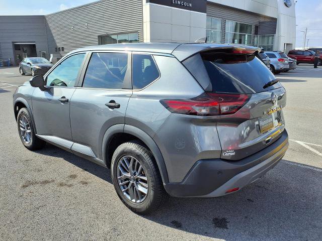 Used 2023 Nissan Rogue S image 2