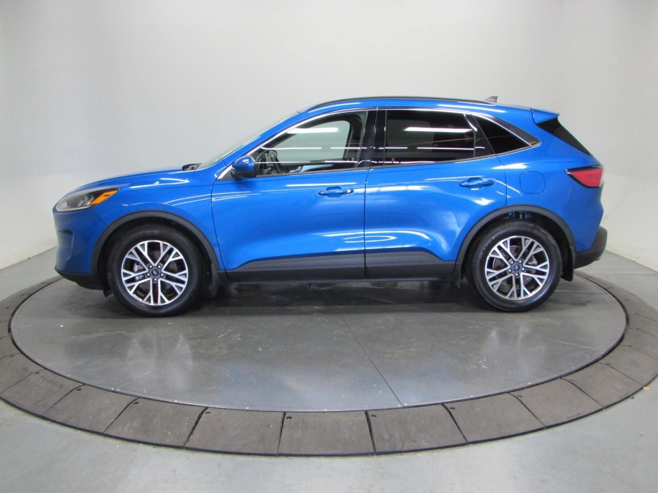 Certified 2020 Ford Escape SEL FWD image 4