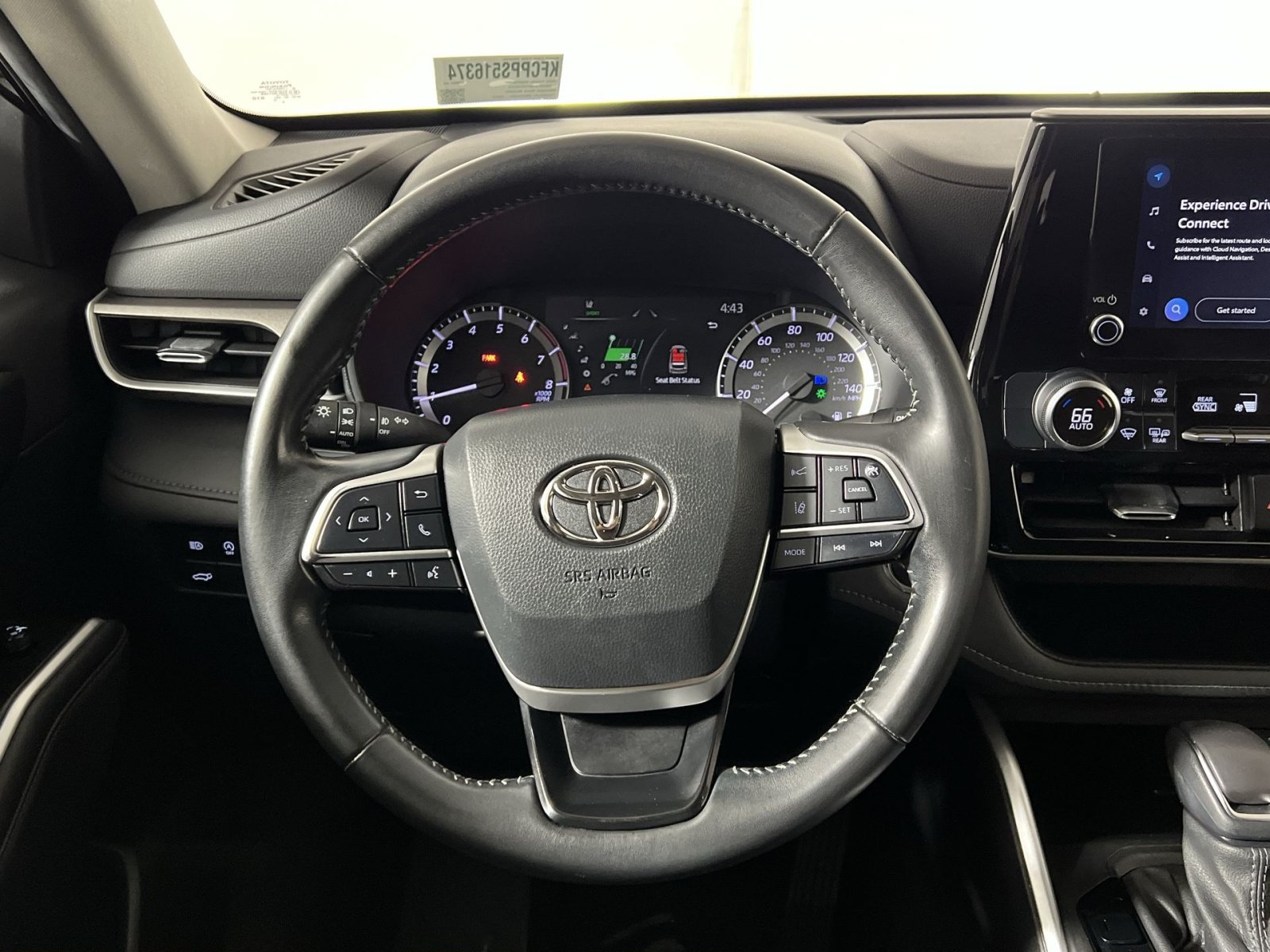 Used 2023 Toyota Highlander LE AWD/4WD image 16
