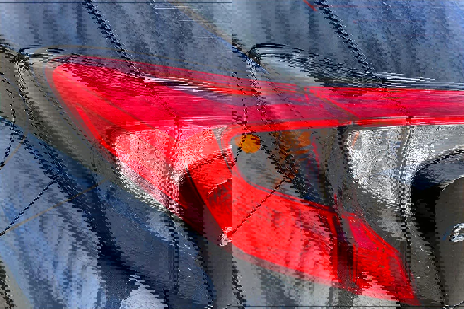 Used 2022 Toyota C-HR XLE image 27