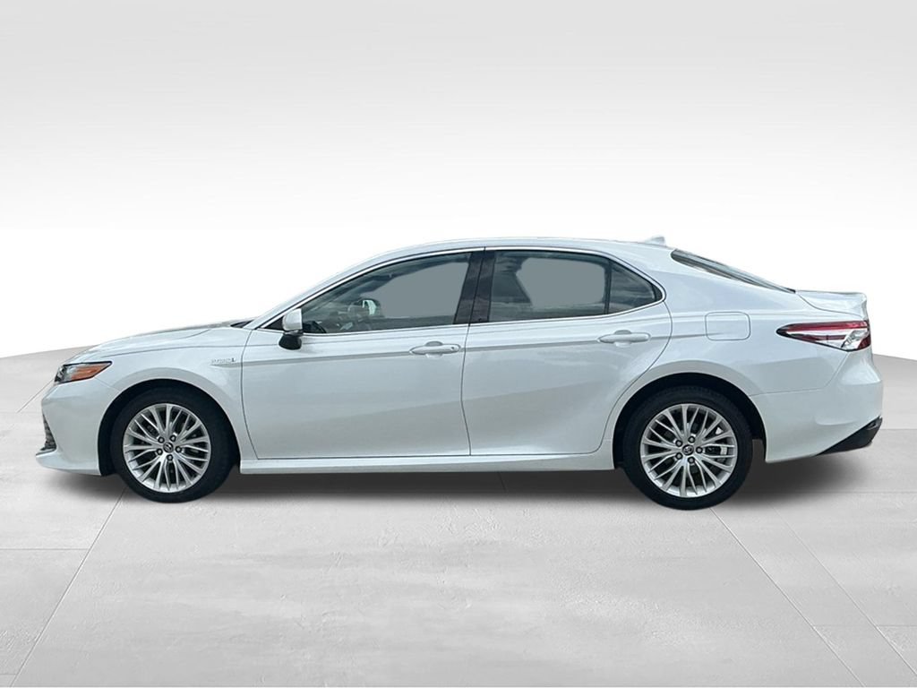 Used 2020 Toyota Camry XLE FWD image 4