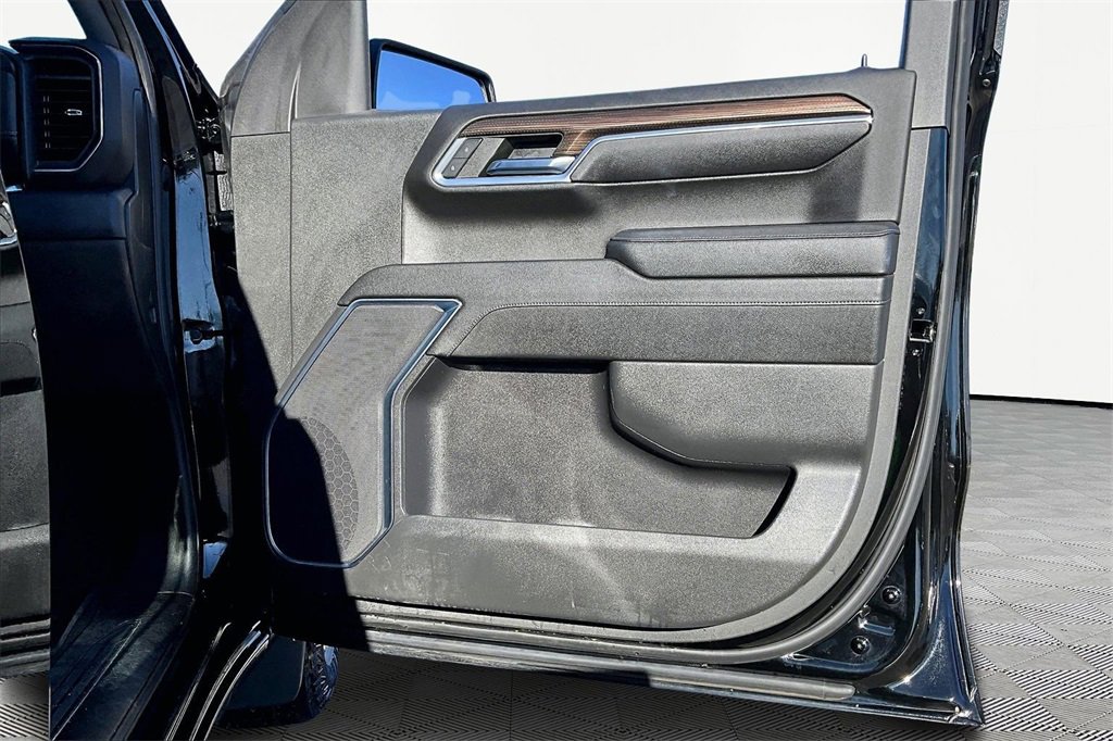 Used 2023 Chevrolet Silverado 1500 LT image 25