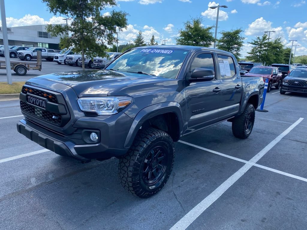 Used 2023 Toyota Tacoma SR5 w/ Technology Package AWD/4WD image 3