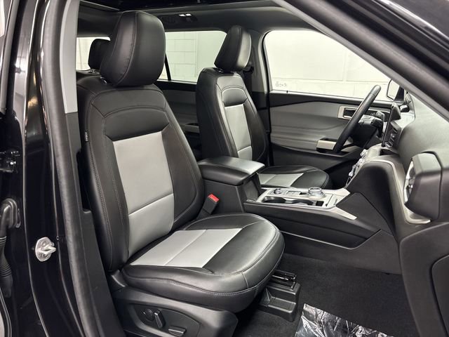Certified 2023 Ford Explorer XLT w/ Equipment Group 202A image 19