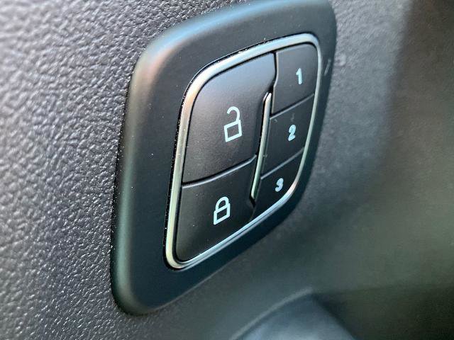 Certified 2025 Ford Escape Platinum w/ Premium Technology Package AWD/4WD image 40