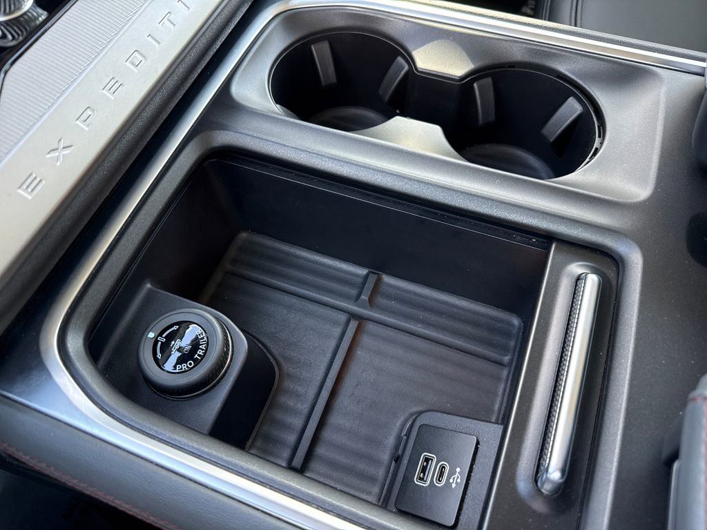 Certified 2025 Ford Expedition Active image 23