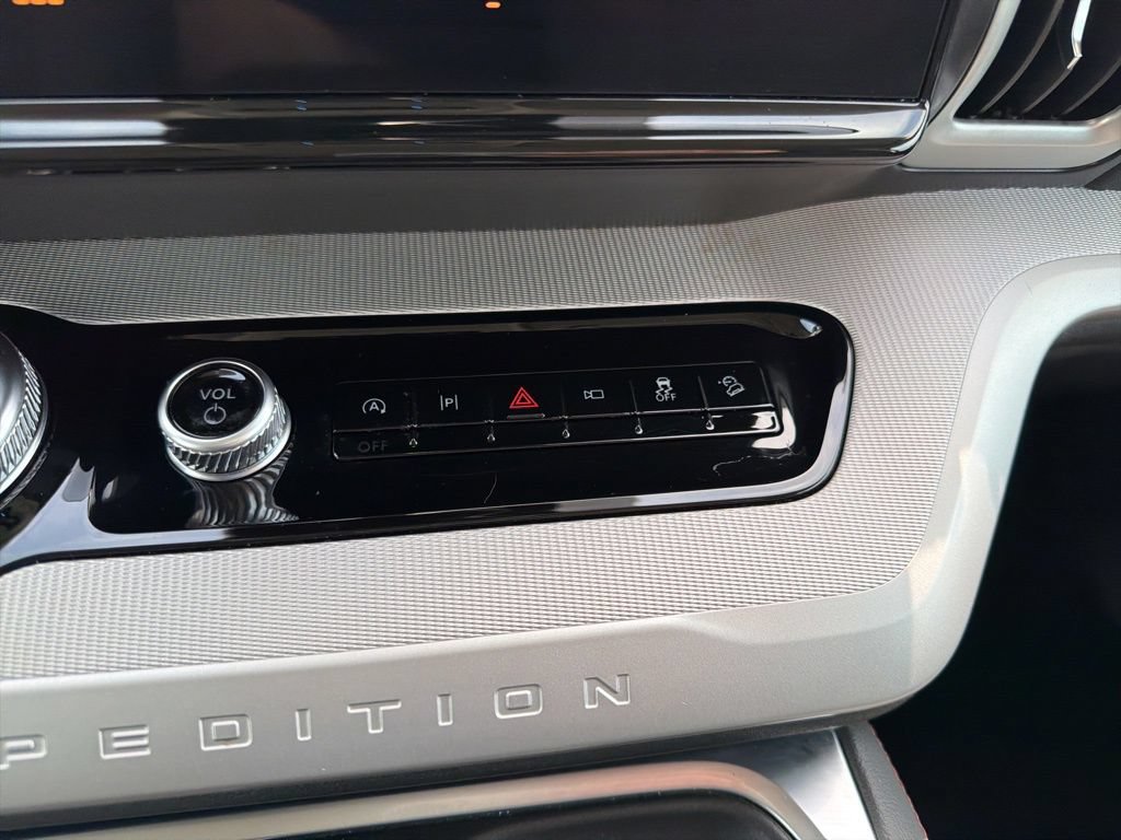 Certified 2025 Ford Expedition Max Active AWD/4WD image 33