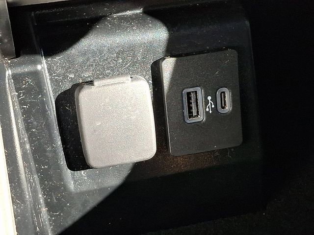 Certified 2022 Ford Explorer XLT w/ Equipment Group 202A image 24