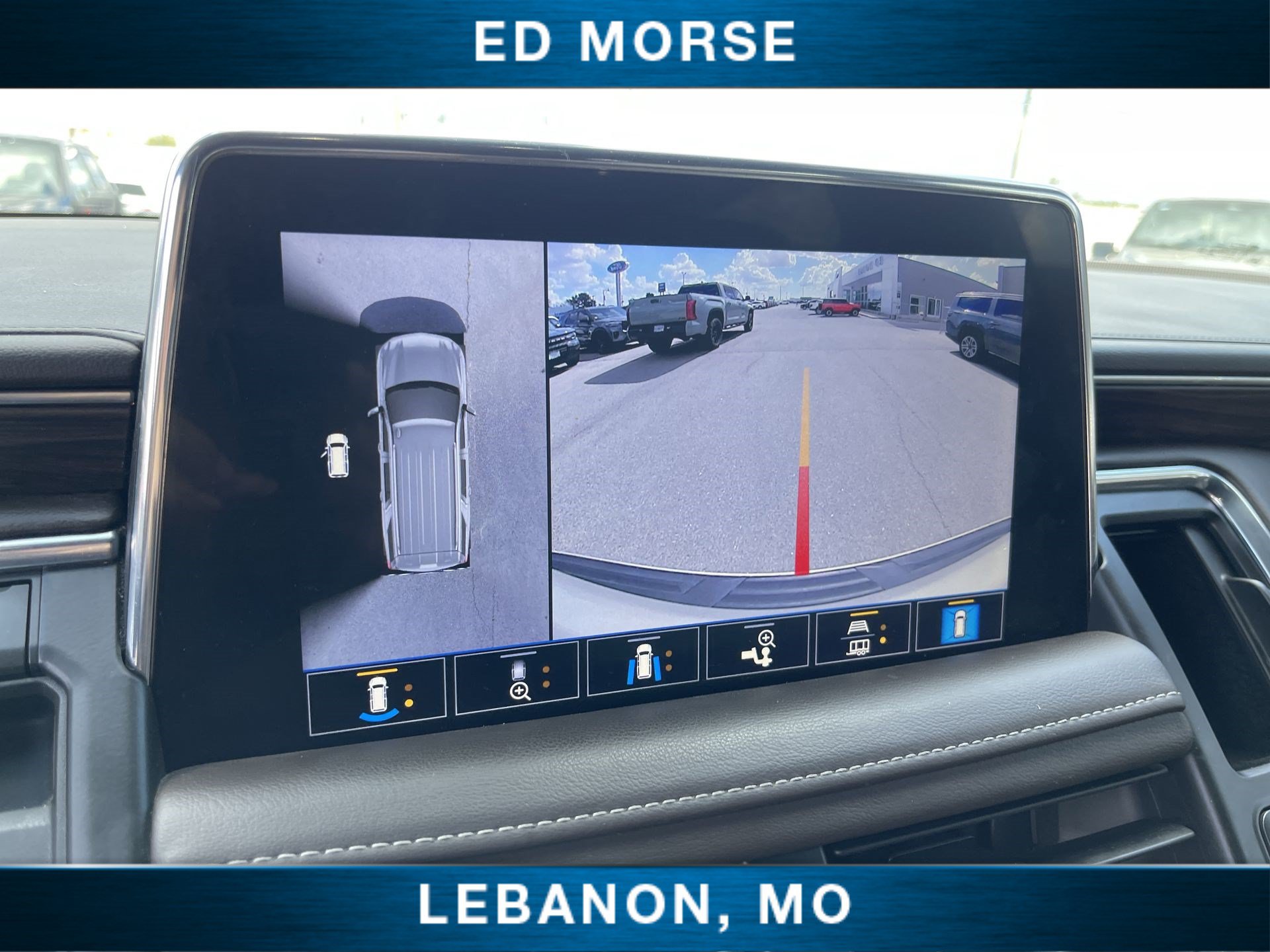 Used 2021 Chevrolet Suburban LT w/ LT Signature Plus Package AWD/4WD image 14