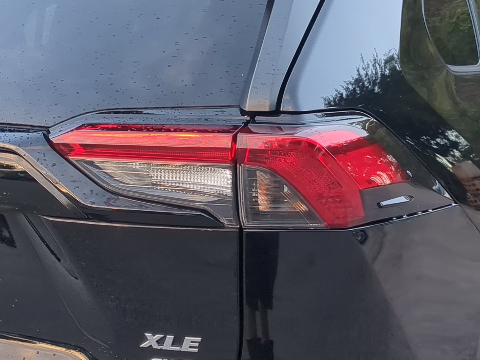 Used 2021 Toyota RAV4 XLE AWD/4WD image 45