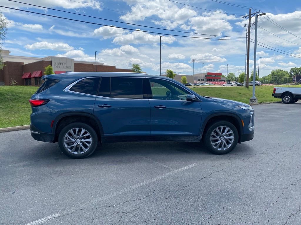 Used 2025 Buick Enclave Preferred FWD image 8