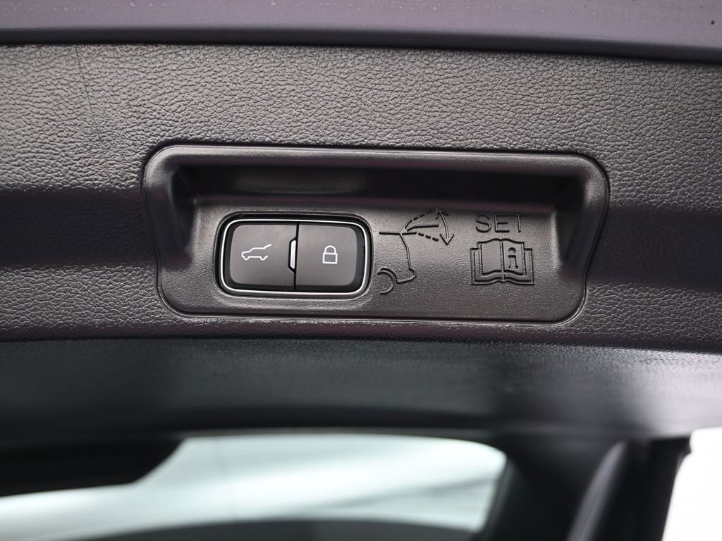 Certified 2022 Ford Explorer XLT image 50