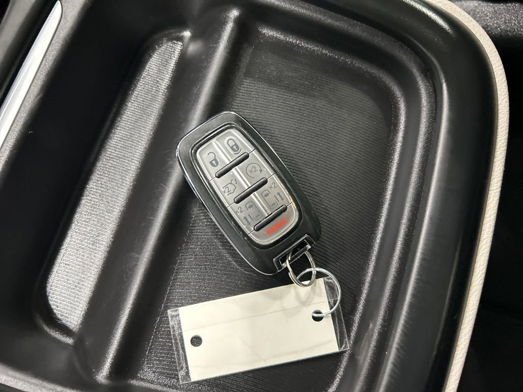 Used 2018 Chrysler Pacifica Touring-L FWD image 25