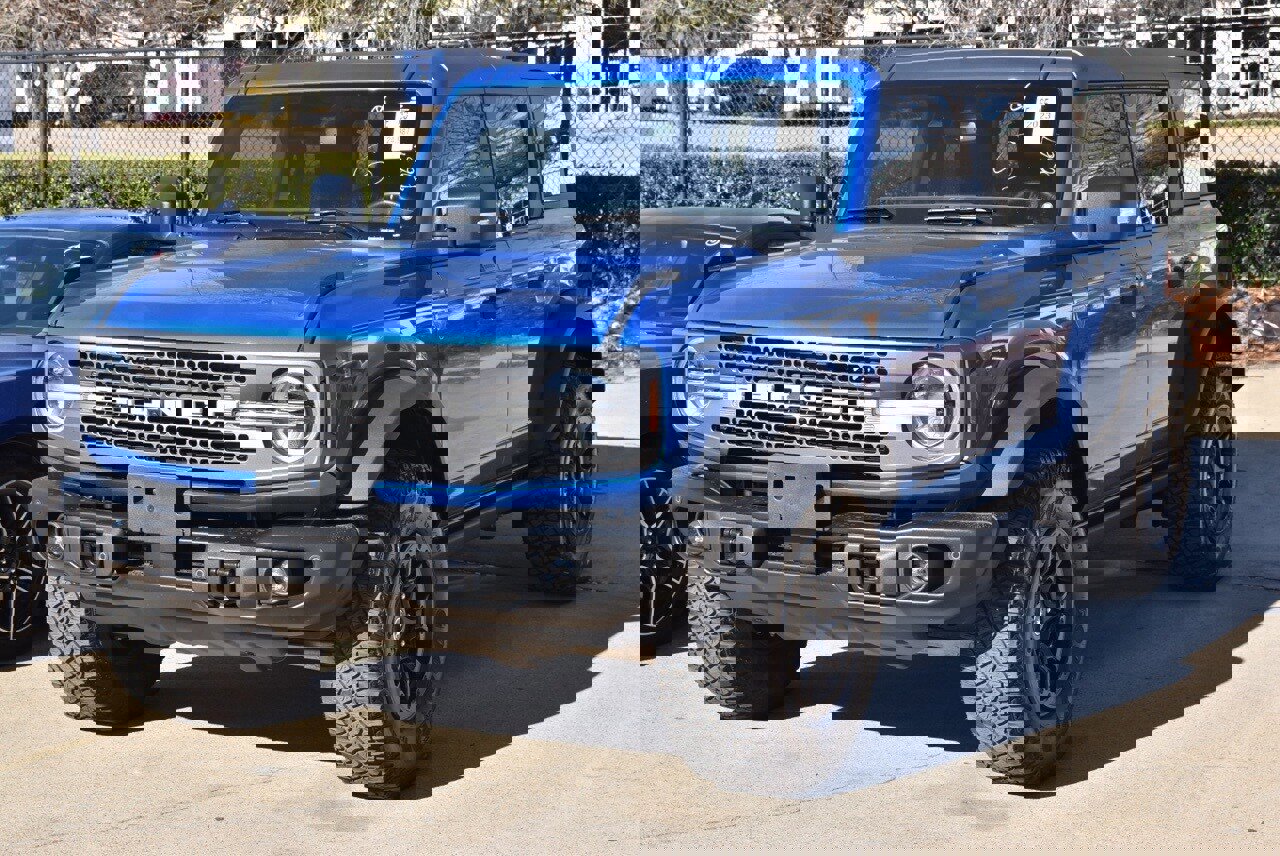 Certified 2023 Ford Bronco Badlands w/ Sasquatch Package image 2