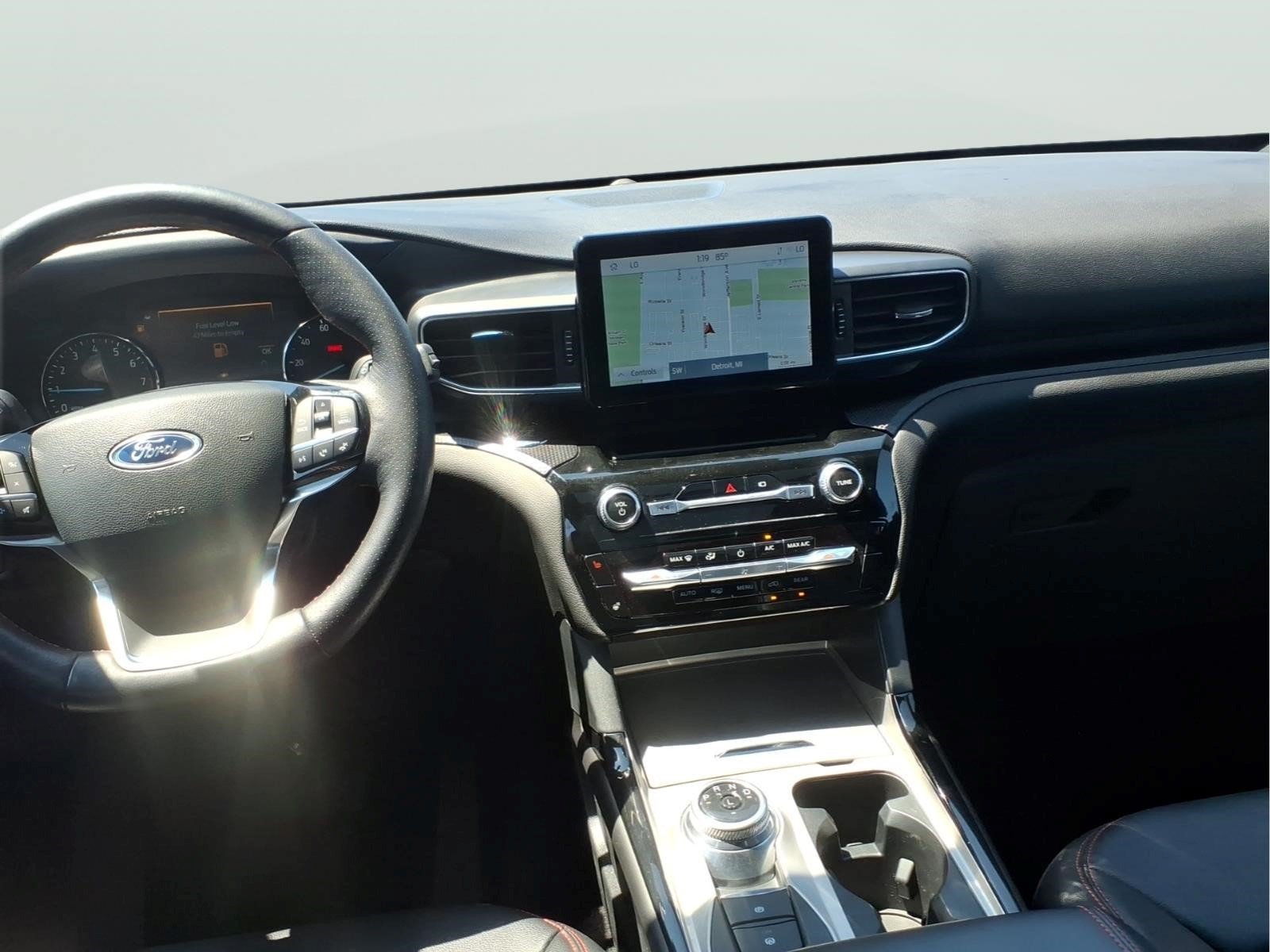 Certified 2023 Ford Explorer ST-Line AWD/4WD image 11
