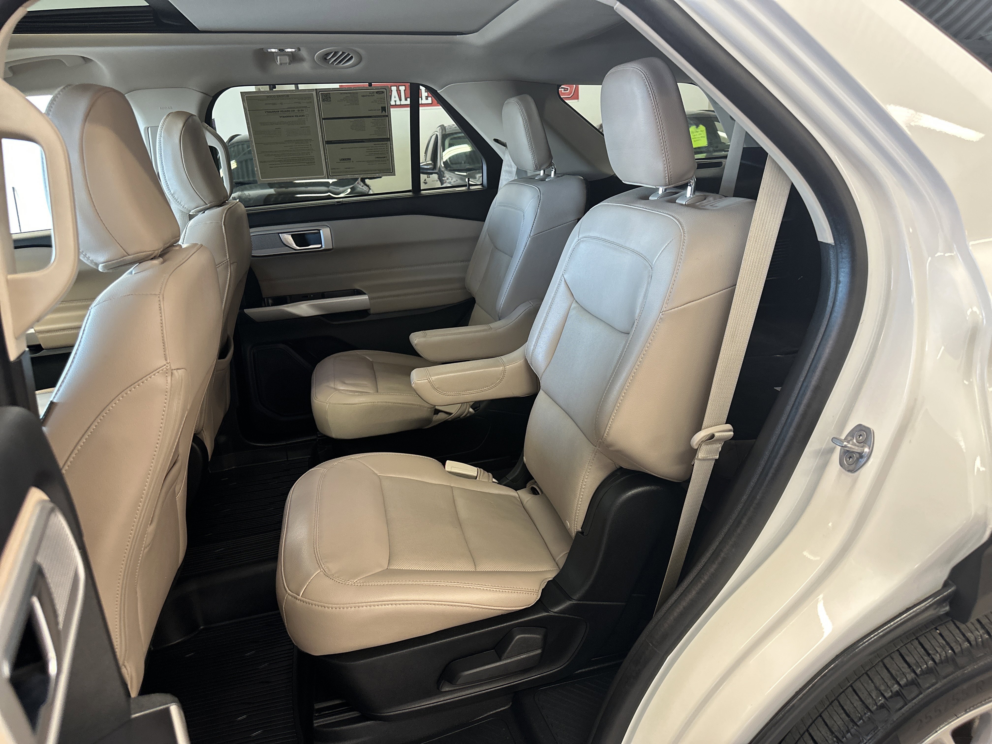 Certified 2023 Ford Explorer Limited w/ Equipment Group 301A image 6