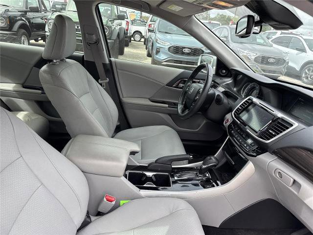 Used 2017 Honda Accord EX-L image 18