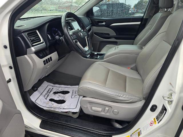Used 2019 Toyota Highlander XLE AWD/4WD image 11