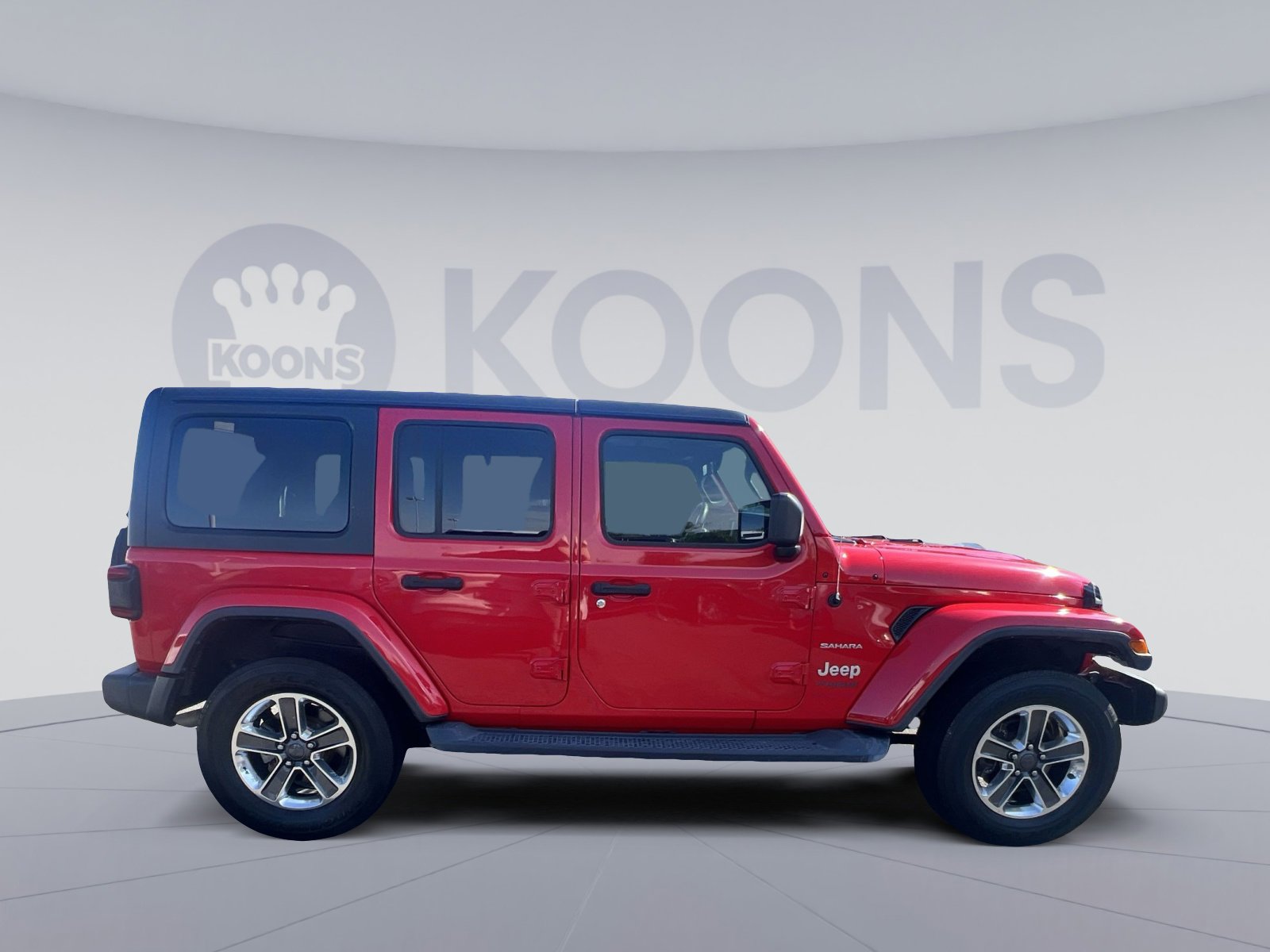 Used 2018 Jeep Wrangler Unlimited Sahara w/ Dual Top Group AWD/4WD image 12