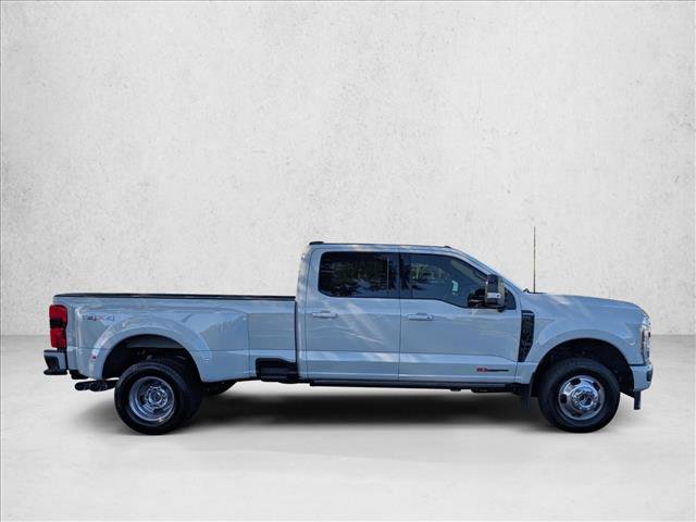 Certified 2026 Ford F350 Platinum AWD/4WD image 4