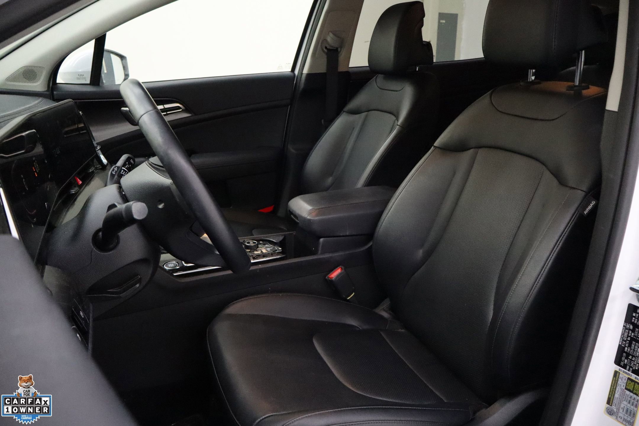 Used 2025 Kia Sportage EX image 13