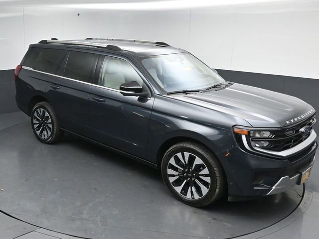 Certified 2025 Ford Expedition Platinum w/ Driver's Package AWD/4WD image 42