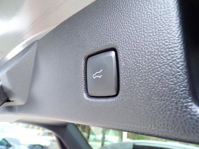 Certified 2022 Ford Escape SEL AWD/4WD image 11