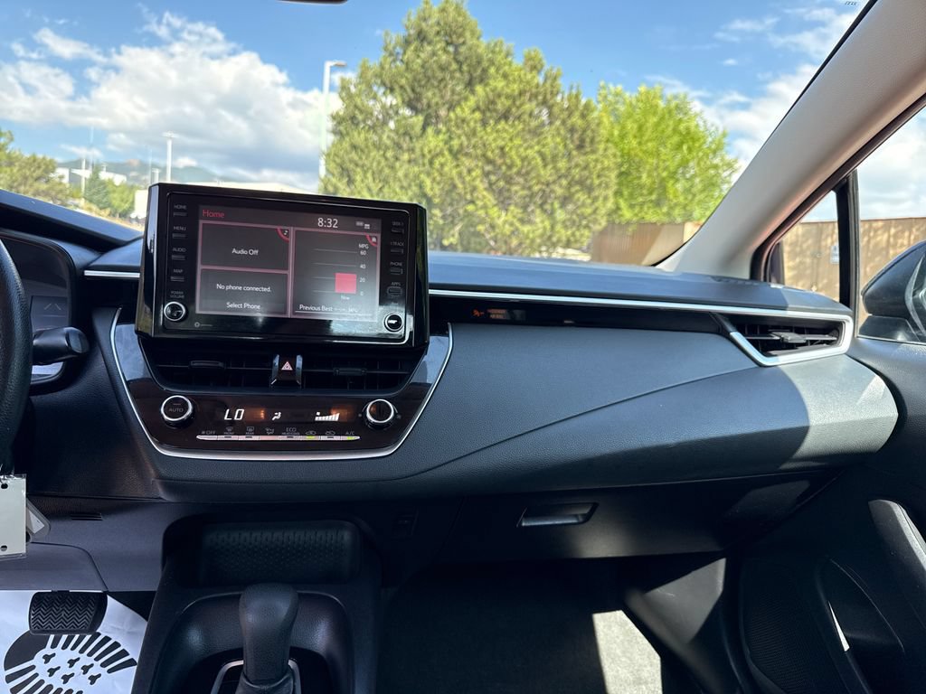 Used 2022 Toyota Corolla LE FWD image 15
