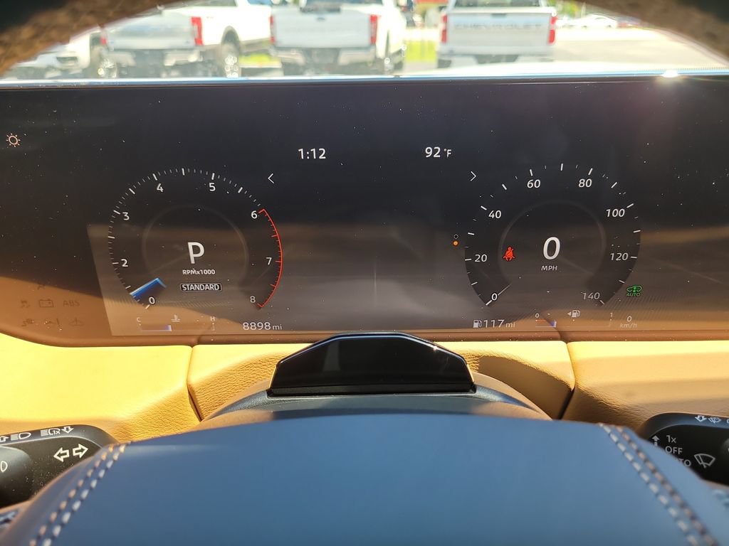 Used 2025 Nissan Armada Platinum Reserve RWD image 31
