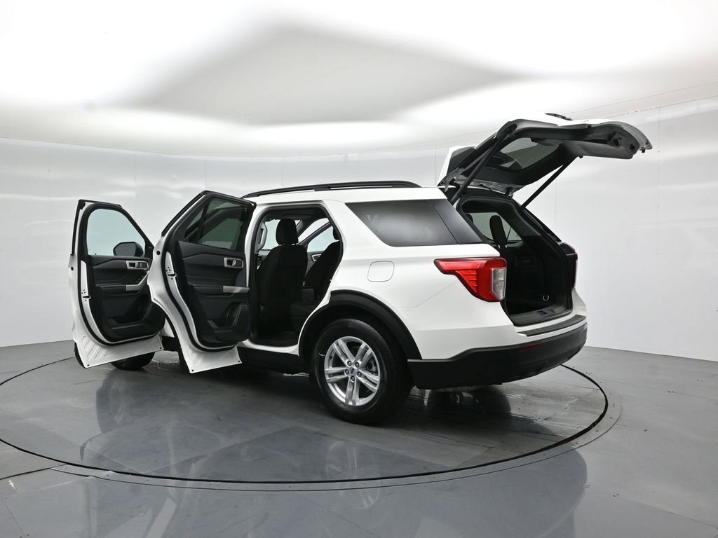 Certified 2024 Ford Explorer XLT RWD image 31