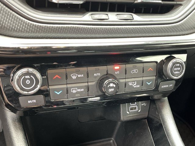 Used 2025 Jeep Compass Trailhawk AWD/4WD image 20